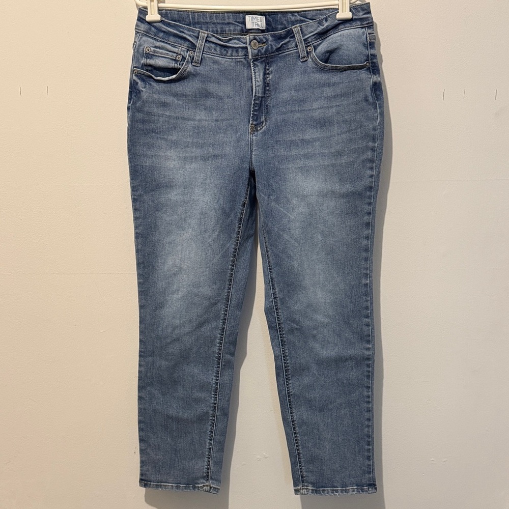 Time and Tru Women's Light Blue Jeans